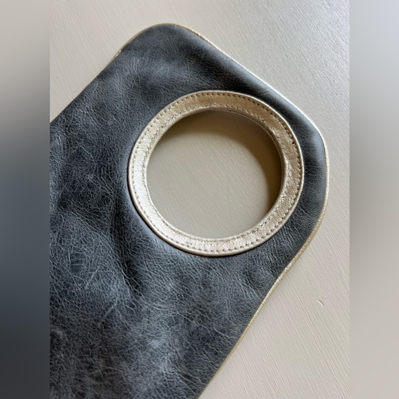 Arza Clutch - Picture 2 of 8